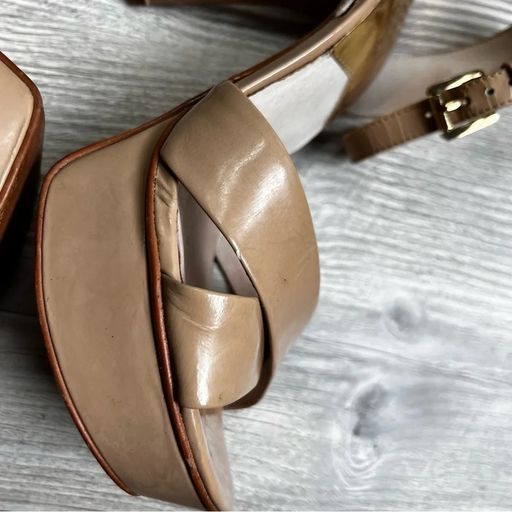 Michael Kors Gideon leather taupe beige platform strappy sandal heels size 7.5